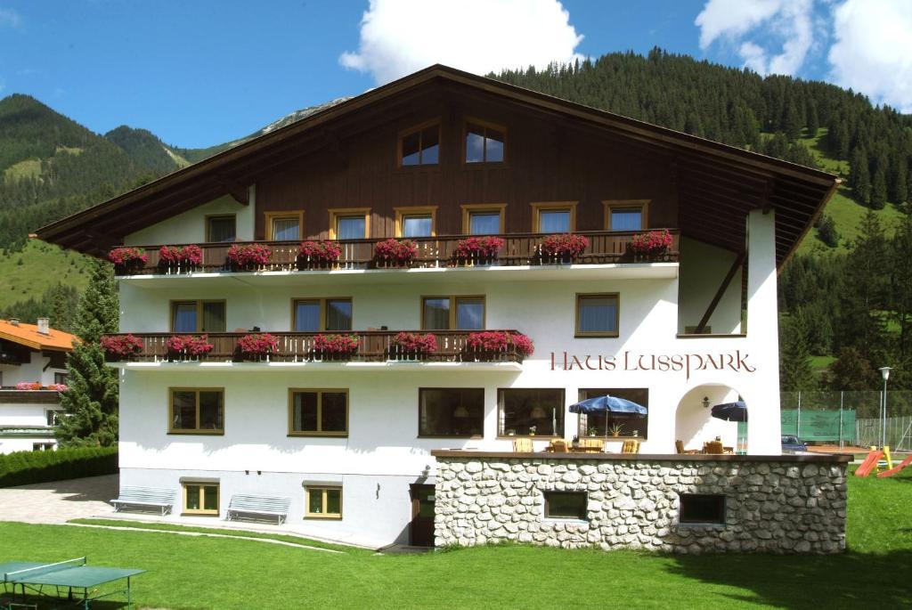 Haus Lusspark Lermoos Exterior photo