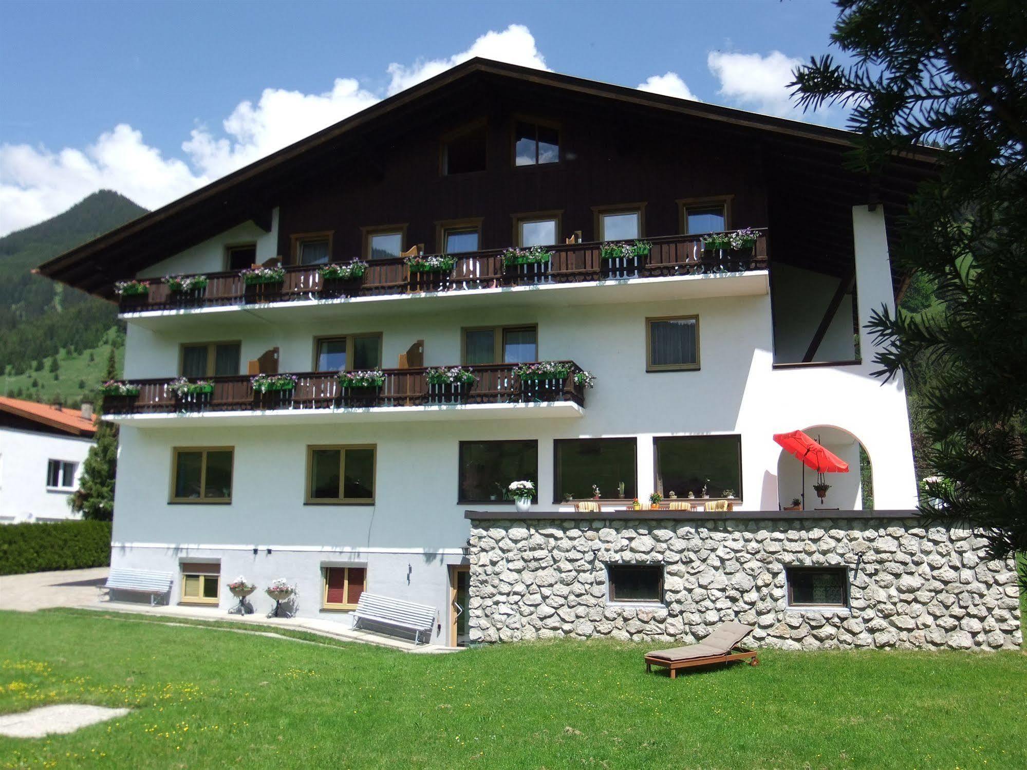 Haus Lusspark Lermoos Exterior photo